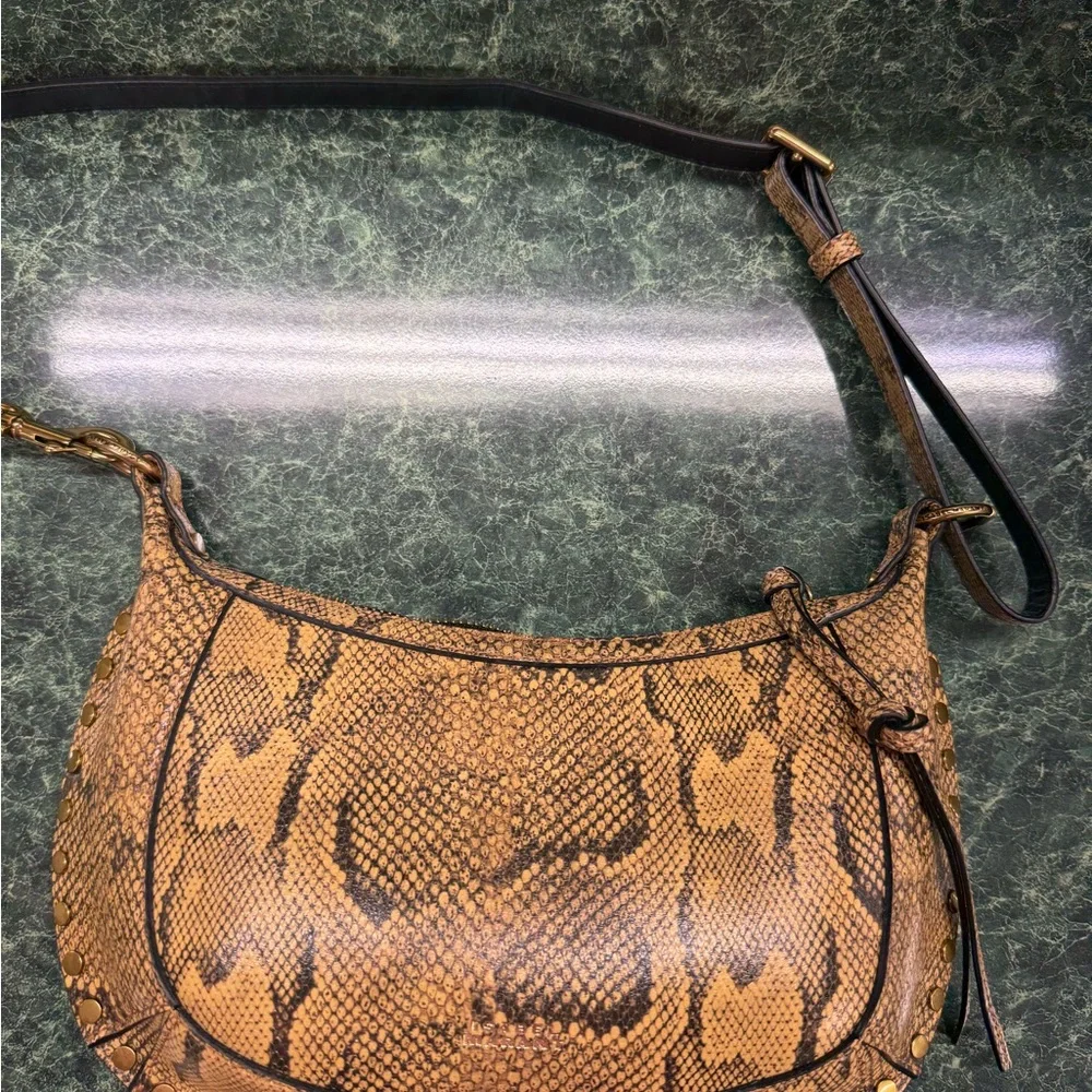 Isabel Marant OSKAN MOON BAG
oskan moon shoulder bag in leather - Picture 3 of 3